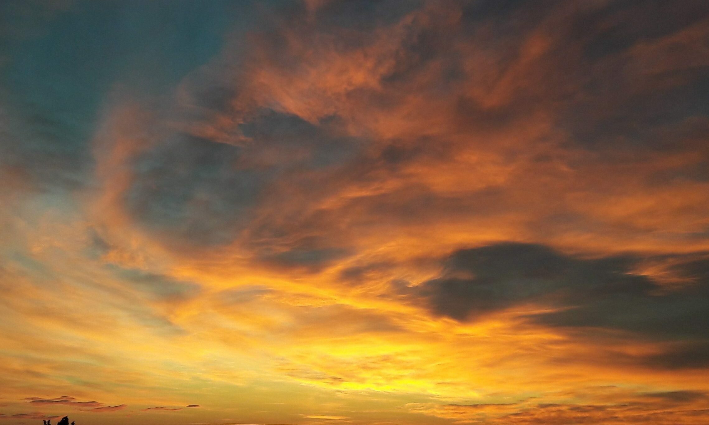 cropped-cropped-cropped-CIELO-INTENSO.jpg